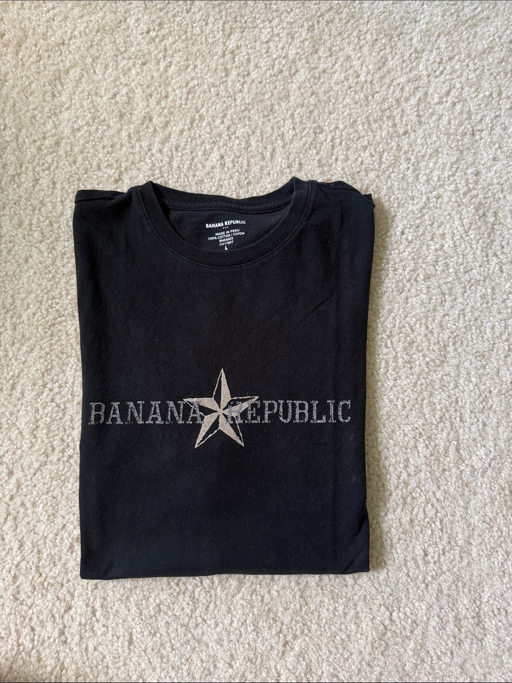 Banana Republic !!! Men Black Tee with Star Logo size L 100% cotton